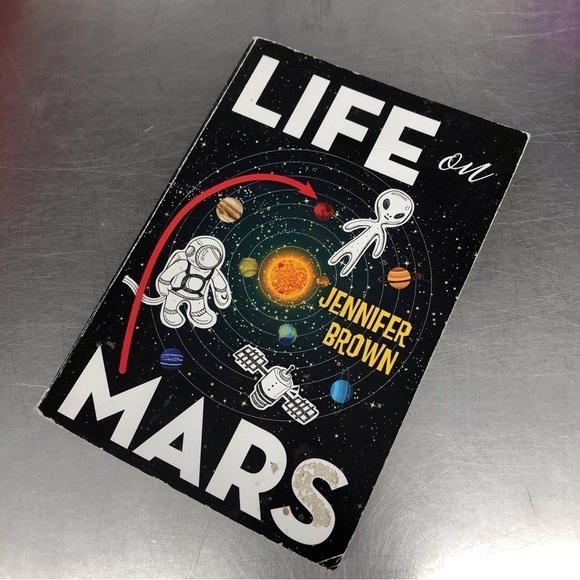 Life on Mars by: Jennifer Brown, paperback book - Picture 1 of 5